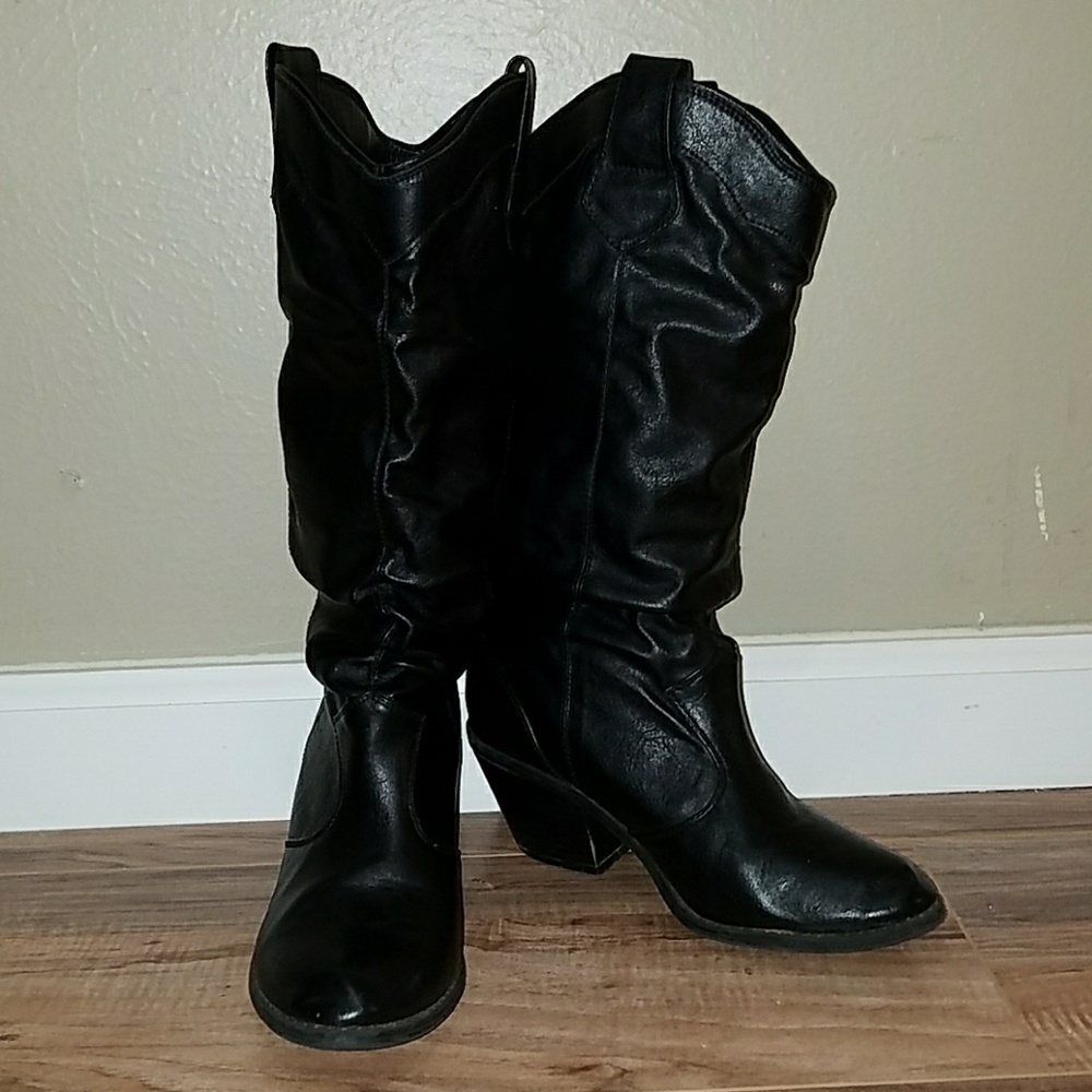 🍬OFFERS🍬 Cupid black cowgirl style boots, size 6